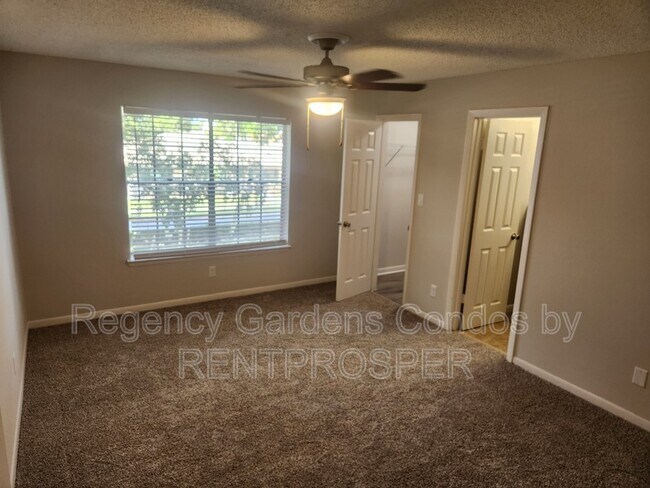 Building Photo - 5545 Devonbriar Way