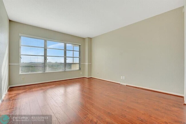 Building Photo - 10777 W Sample Rd