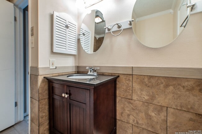 Building Photo - Coming soon....Super Cute Stylish Home w/ Modern Upgrades