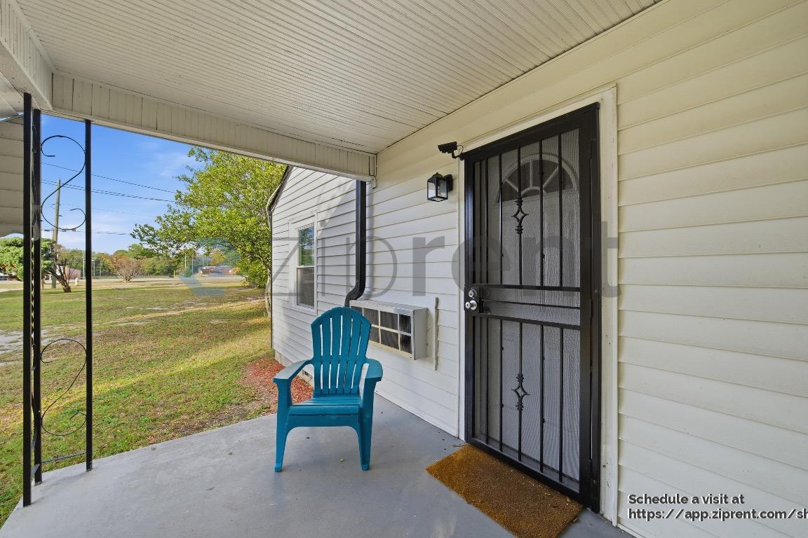 Building Photo - 684 Central Ave