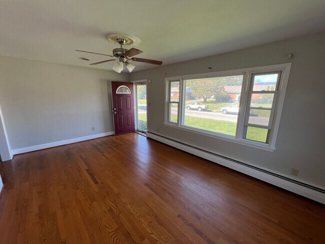 Building Photo - 1302 Penley Blvd