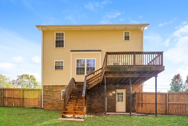 Building Photo - Great 3 Bedroom Home in Clarksville, TN