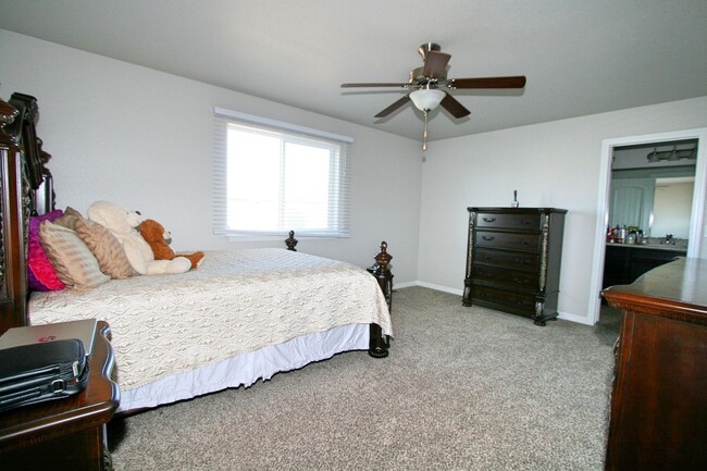 Building Photo - Splendid 3 Bedroom In Lorson Ranch!