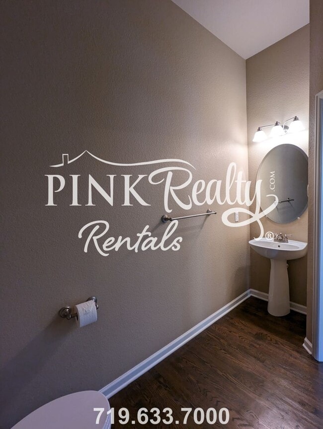 Building Photo - 2002 Phillips Alley