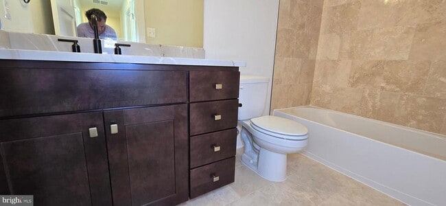 Building Photo - 422 Chapel Alley