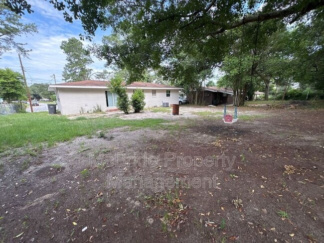 Building Photo - 1437 Ridgewood Dr
