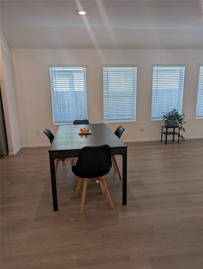 Building Photo - 9918 Highland Harvest Dr