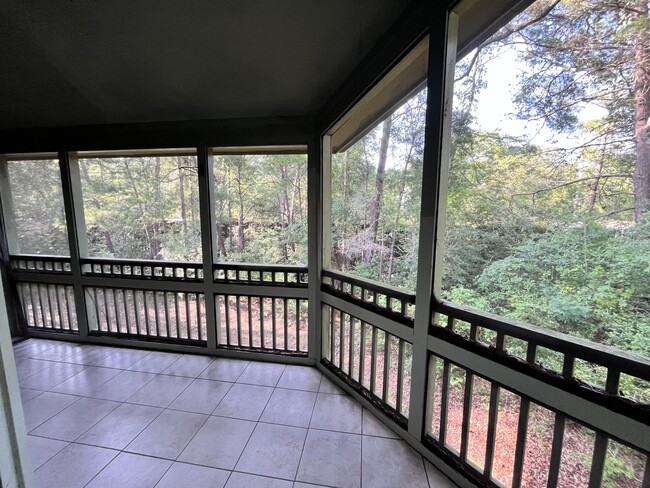 Building Photo - 55 Bay Dr