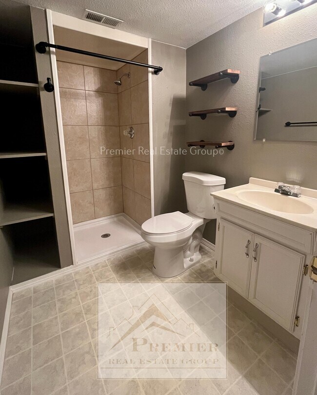 Building Photo - 6973 Los Reyes Cir