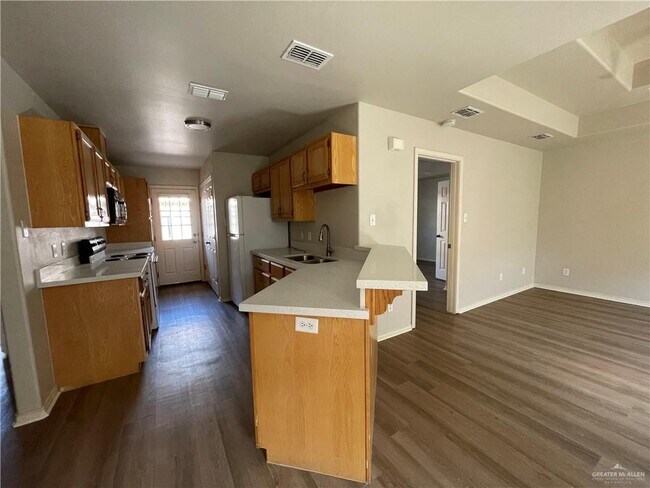 Building Photo - 15 Dora Jeanne Dr