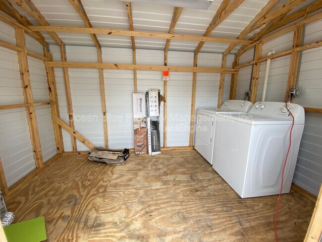 Building Photo - 4133 3rd Ave N