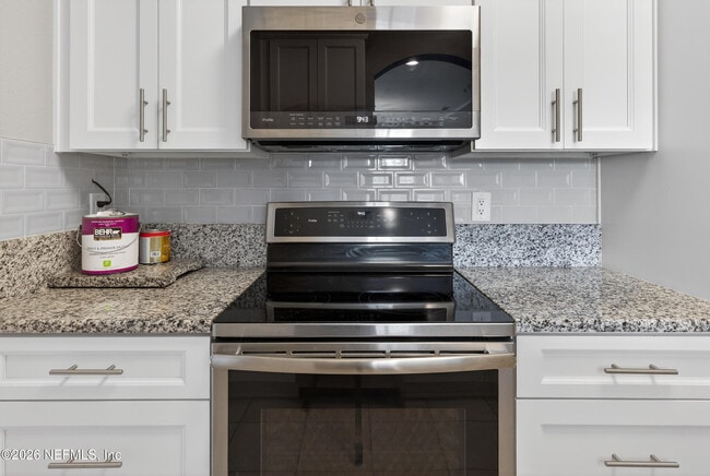 Building Photo - 10550 Baymeadows Rd