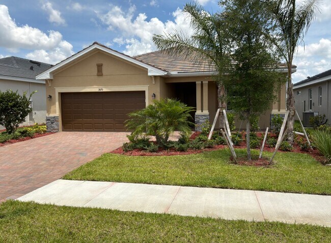 Building Photo - 3870 Passion Vine Dr