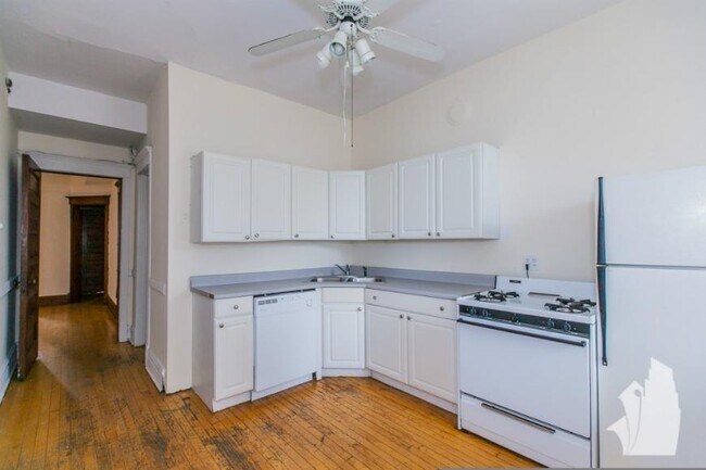 Building Photo - 3 bedroom in Chicago IL 60613