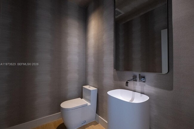 Building Photo - 465 Brickell Ave