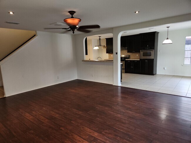 Building Photo - 1701 Port Lavaca St