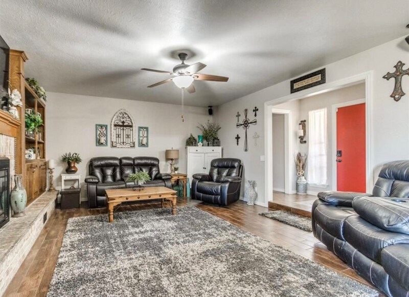 Building Photo - 814 Hickory Stick Dr