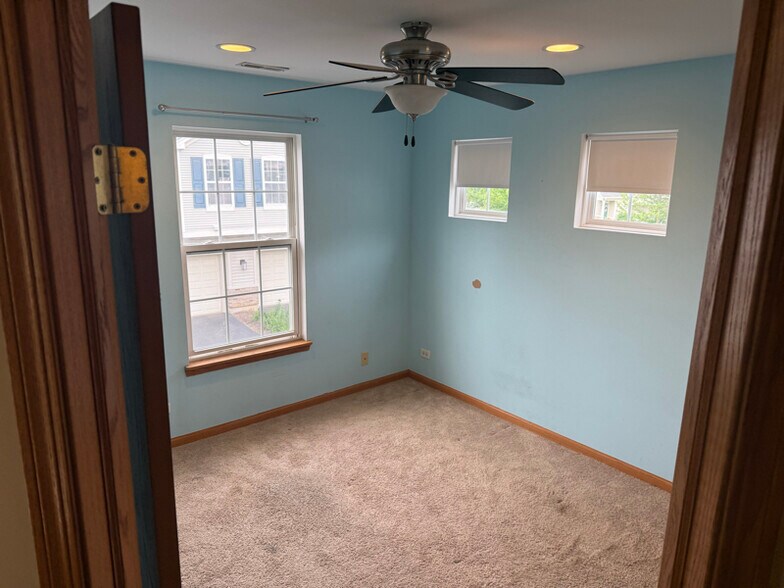 Building Photo - 611 Arbor Cir