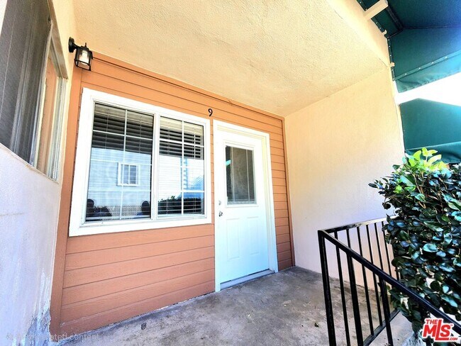 Building Photo - 3055 Foothill Blvd