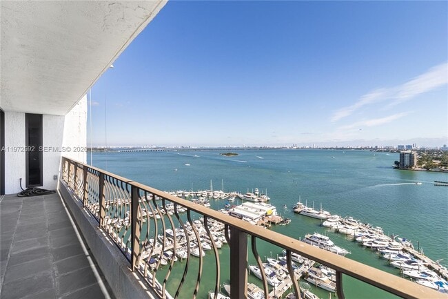 Building Photo - 555 NE 15th St