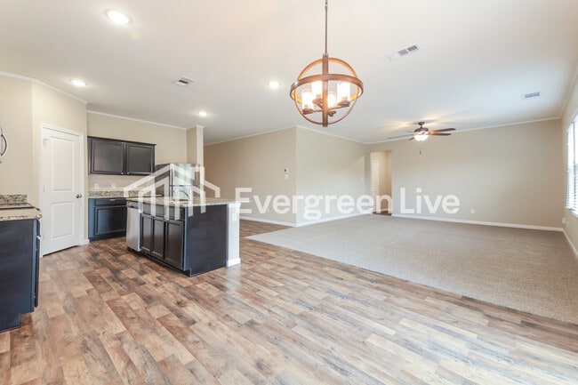 Building Photo - 425 Stone Creek Blvd