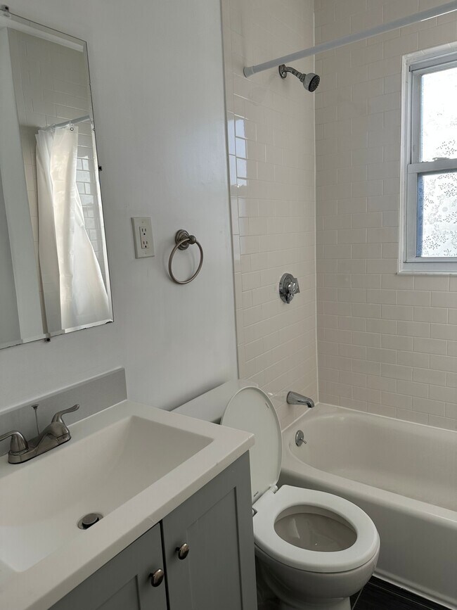 Building Photo - 91 Homes Ave