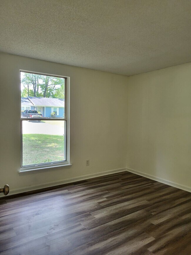 Building Photo - 3 bedroom home in Charlotte