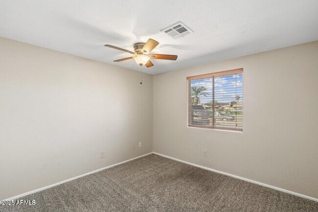 Building Photo - 1525 W El Alba Way