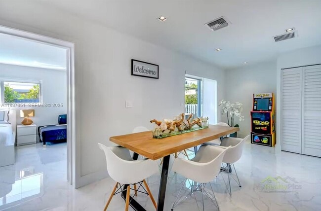 Building Photo - 10010 SW 162nd St