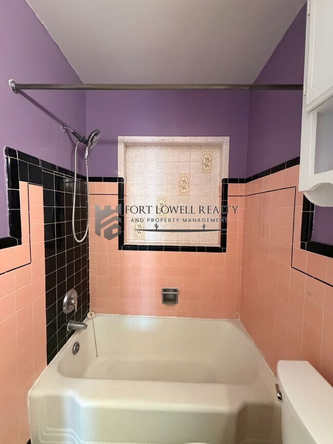 Building Photo - Welcome to this charming 2-bedroom, 1-bathroom + Den!