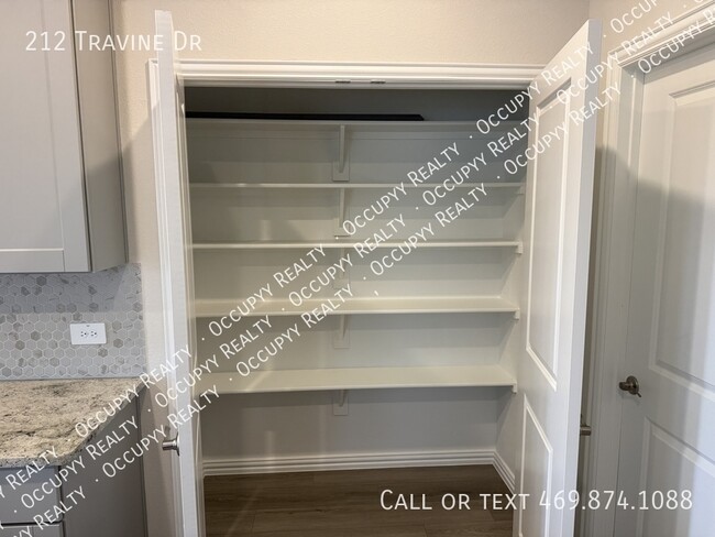 Building Photo - 212 Travine Dr