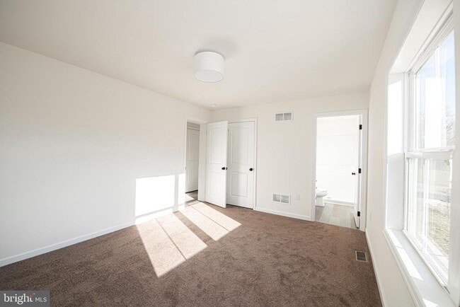 Building Photo - 617 Port Providence Rd