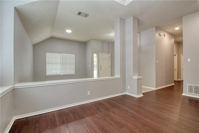Building Photo - 306 Marigold Ln