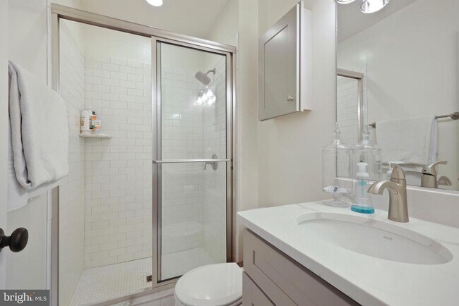 Building Photo - 11 Donagh Ct