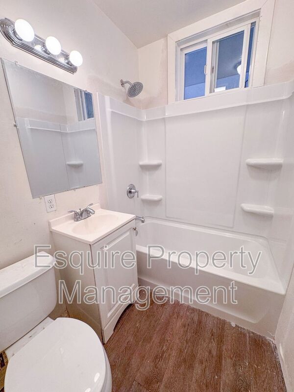 Building Photo - 720 W Channel Islands Blvd