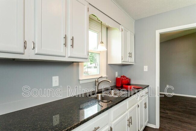 Building Photo - 1309 Sportsman Trail