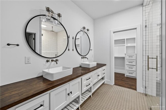 Building Photo - 28 N Pedaso del Sol St