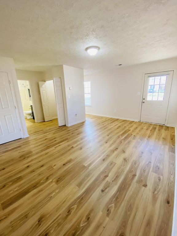 Building Photo - 431 Garden City Dr