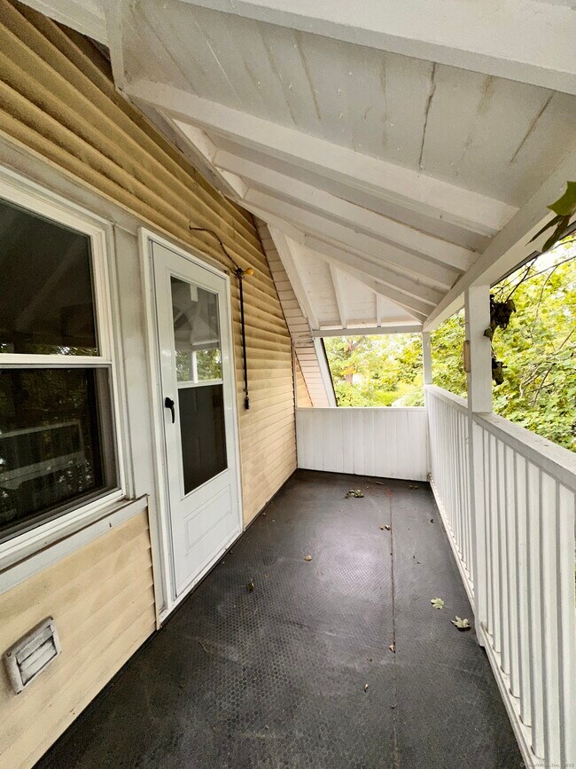 Building Photo - 253 Olivia St