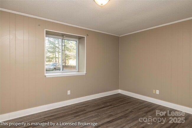 Building Photo - 132 Brentwood Dr