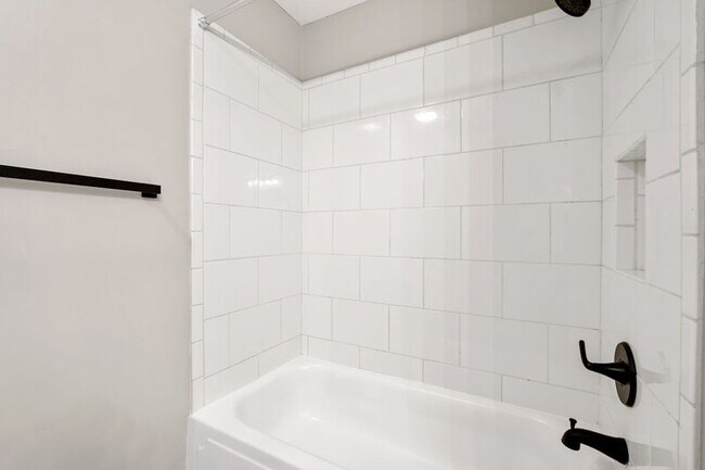 Building Photo - 325 Winding River Dr