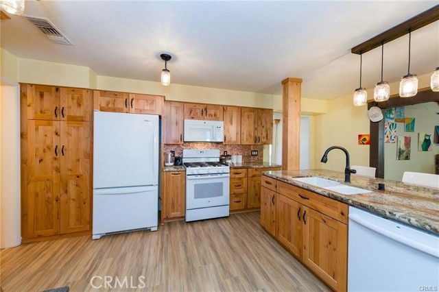 Building Photo - 32530 Agua Dulce Canyon Rd