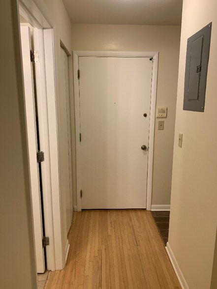 Building Photo - 689 Snelling Ave S