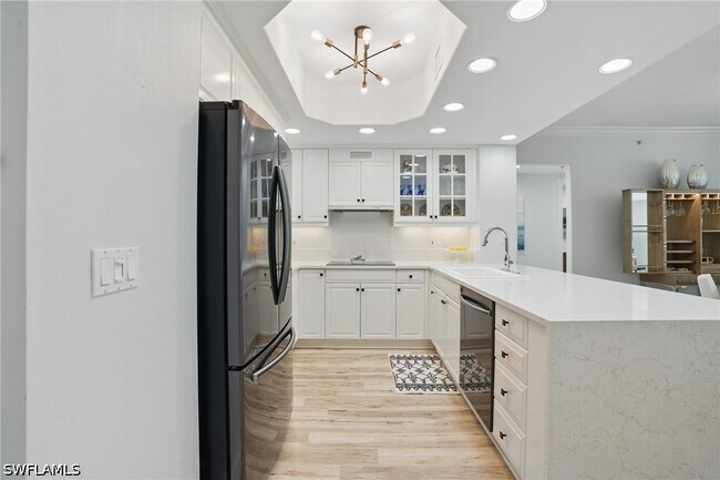 Building Photo - 2728 Tiburon Blvd E