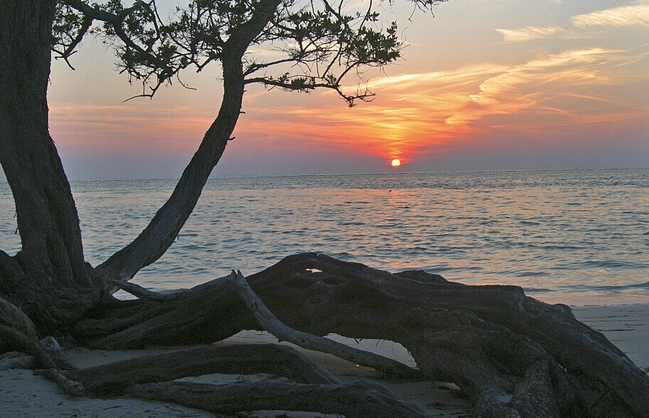 private beach - 3B Sandy Cove Rd