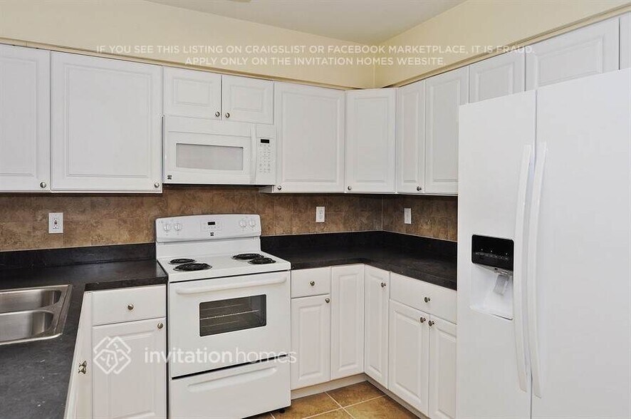 Building Photo - 1204 Letona Ln