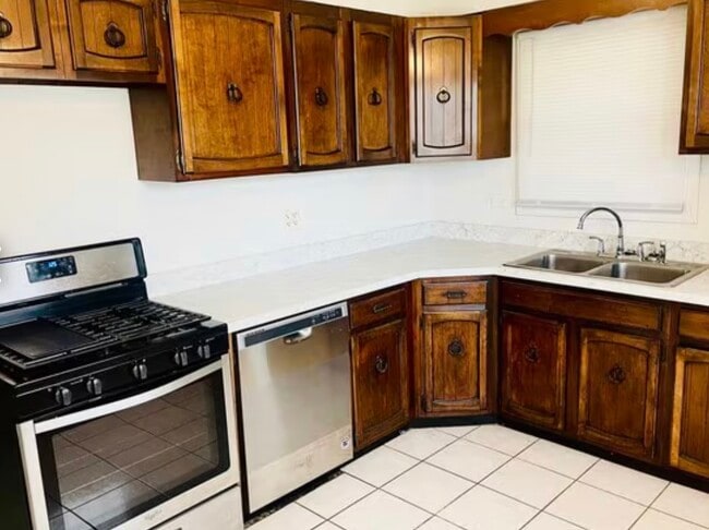 Building Photo - 235 Tampa St