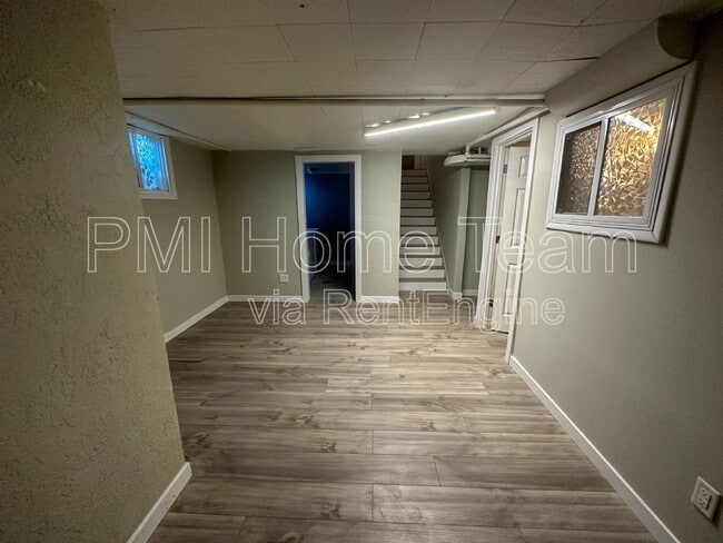 Building Photo - 889 Bel Mar Dr