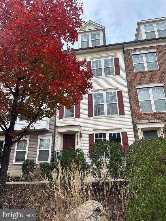 Building Photo - 22546 Phillips St