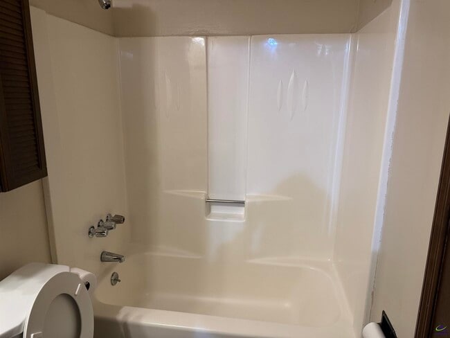 Building Photo - 108 Renoir Ln